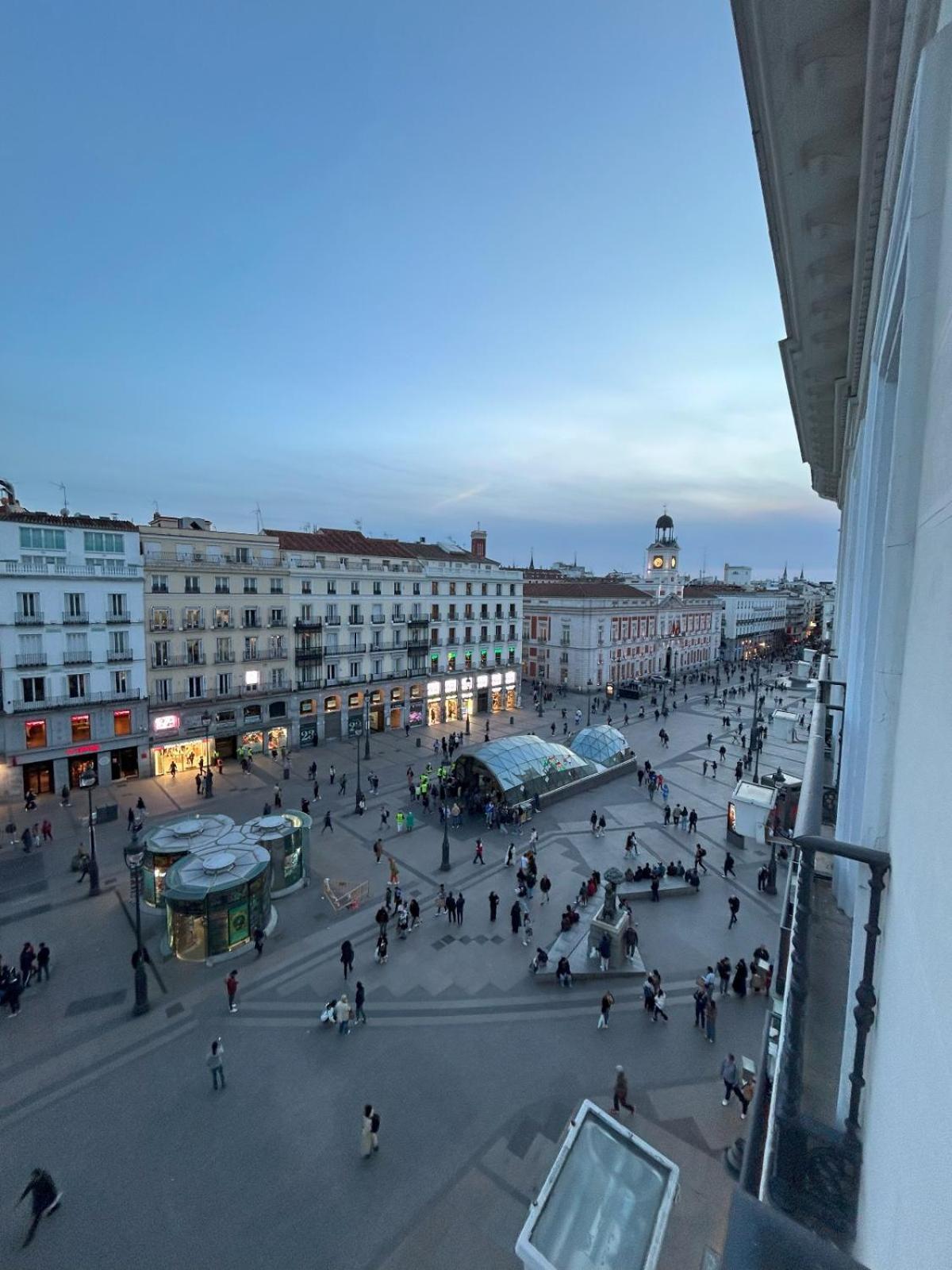 Fortinn Puerta Del Sol Madrid Buitenkant foto